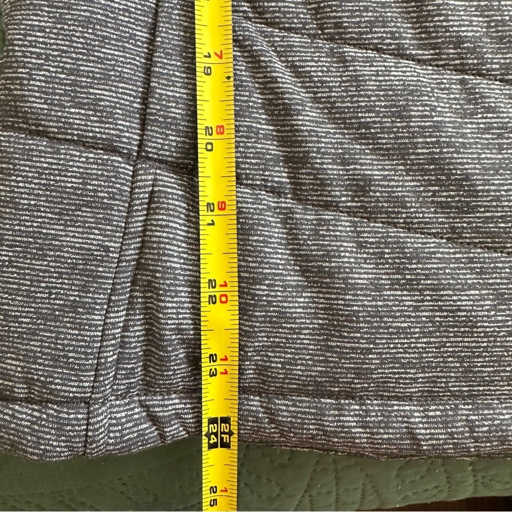 The North Face Heather Gray White Performance Quilted Puffer Vest, NWOT, Size M - Picture 10 of 10